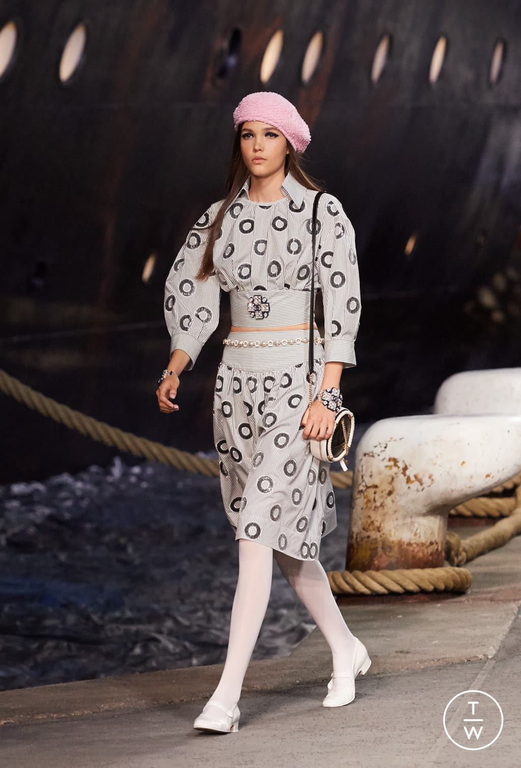Fashion Week Paris Resort 2019 look 17 de la collection Chanel womenswear