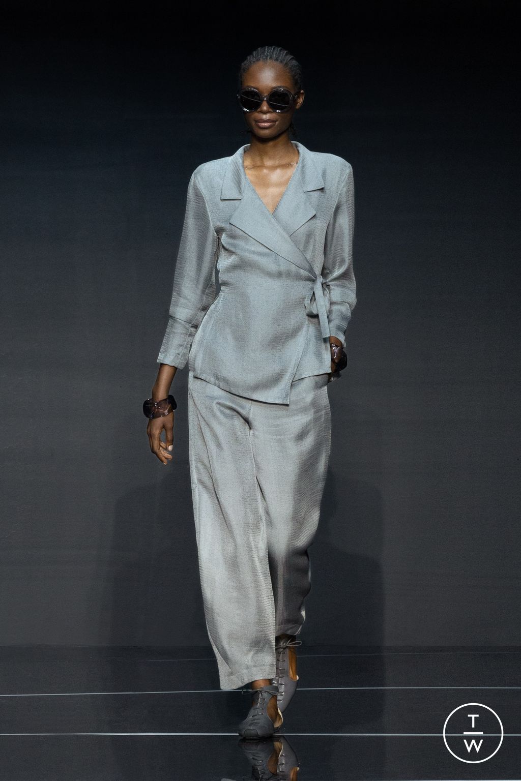 Fashion Week Milan Spring/Summer 2024 look 17 from the Emporio Armani collection womenswear