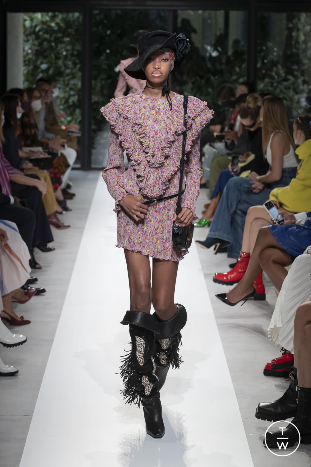 Fashion Week Milan Spring/Summer 2022 look 17 from the Philosophy di Lorenzo Serafini collection womenswear