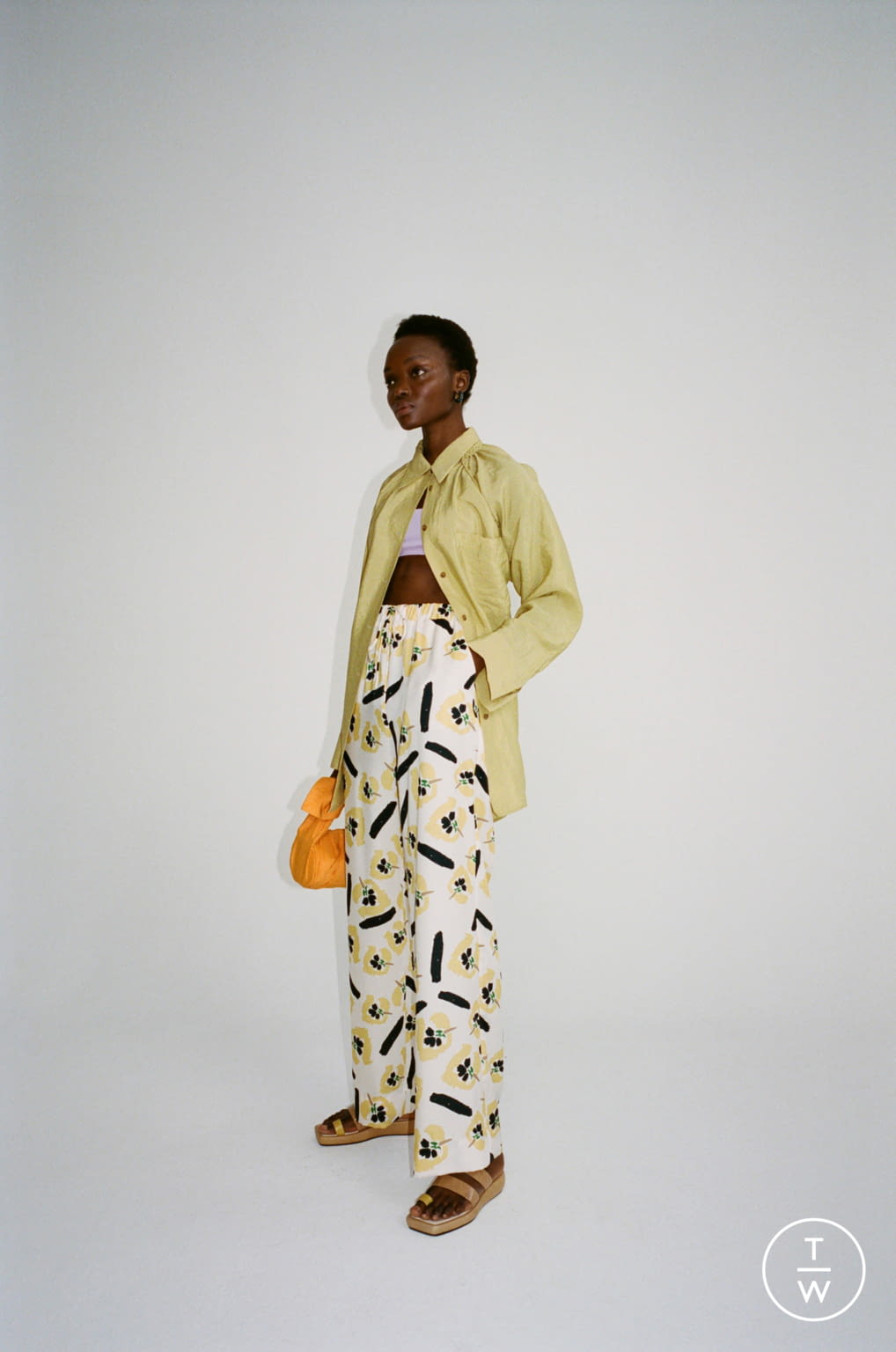 Fashion Week London Resort 2021 look 17 from the Rejina Pyo collection 女装