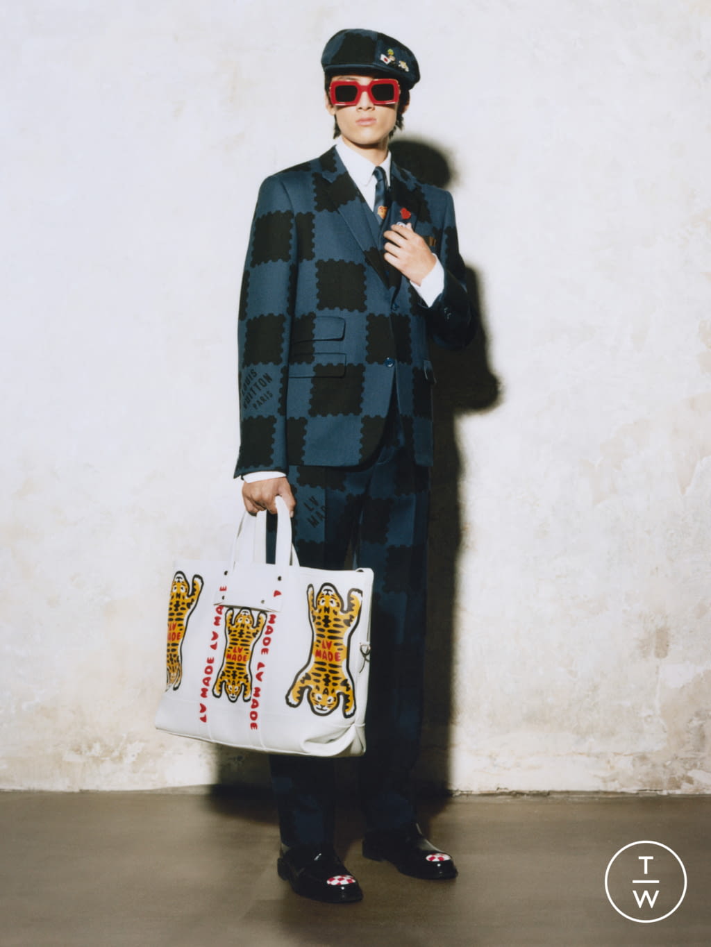 Fashion Week Paris Resort 2022 look 22 from the Louis Vuitton collection 男装