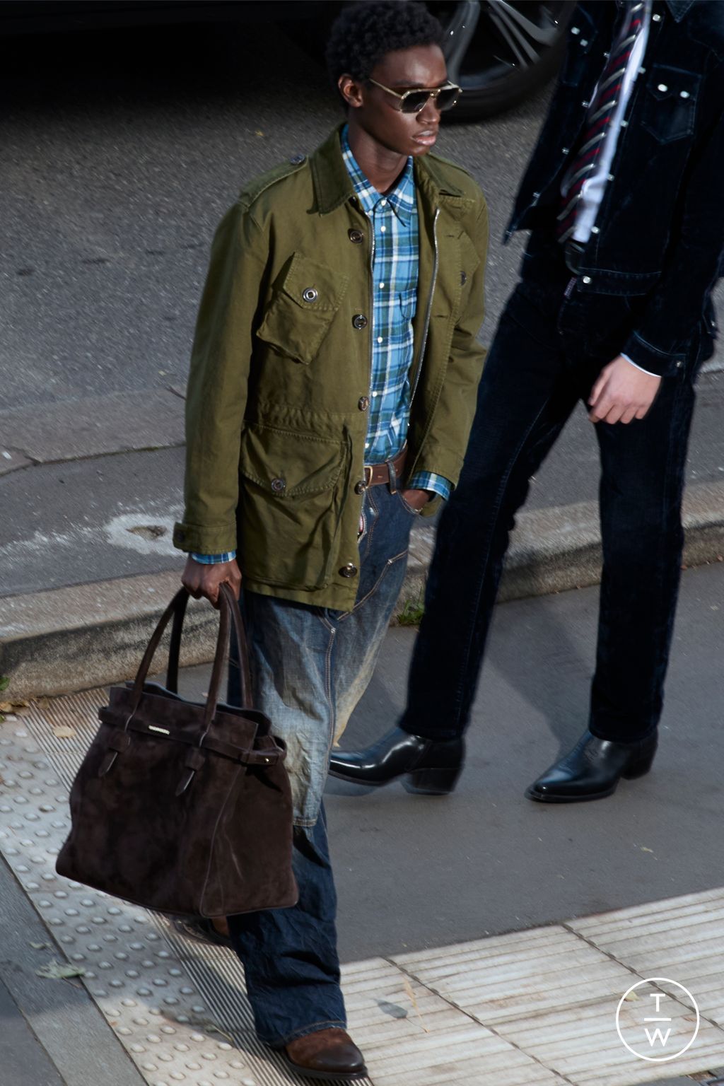 Fashion Week Milan Pre-Fall 2025 look 17 from the Dsquared2 collection 男装