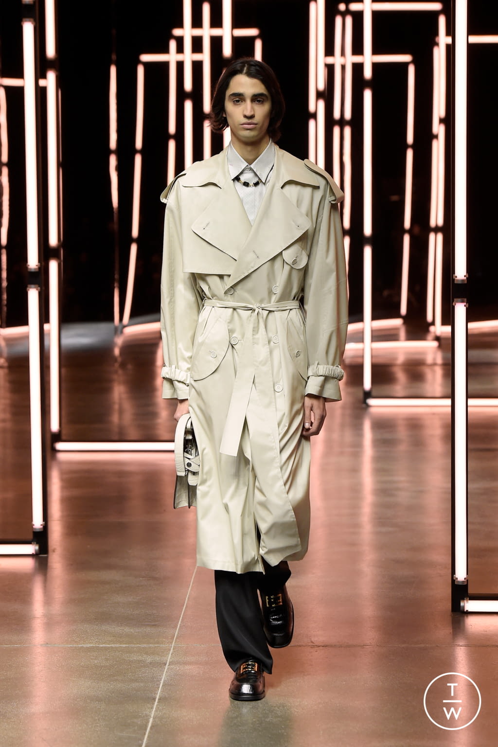 Fashion Week Milan Fall/Winter 2021 look 17 from the Fendi collection 男装