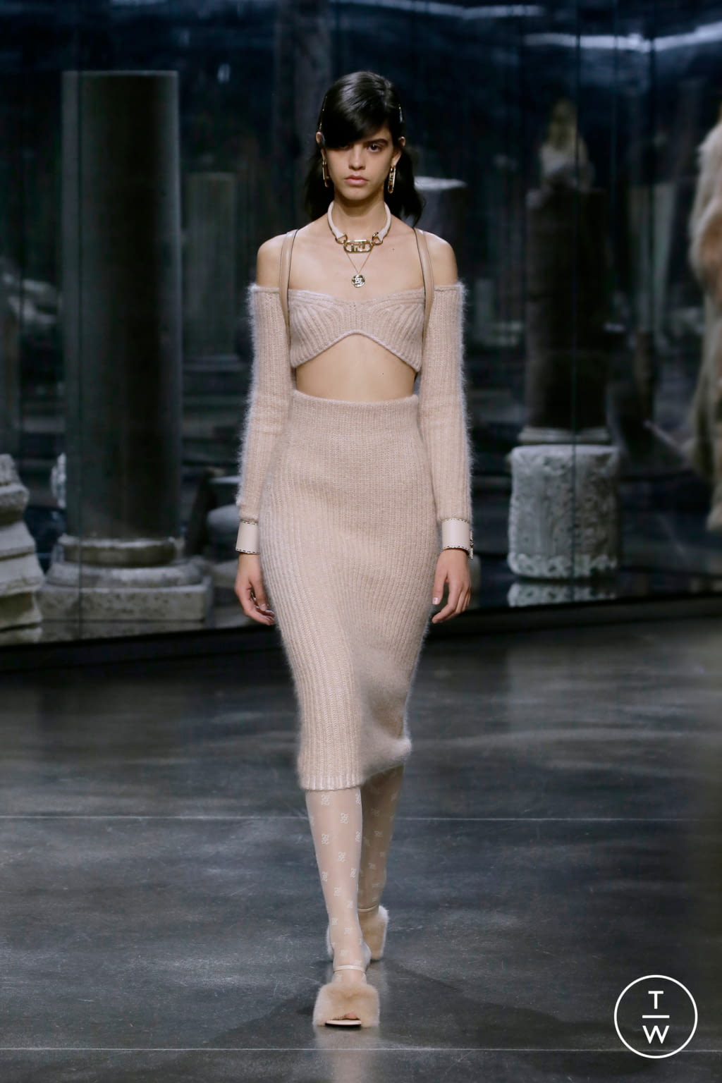 Fashion Week Milan Fall/Winter 2021 look 17 from the Fendi collection womenswear