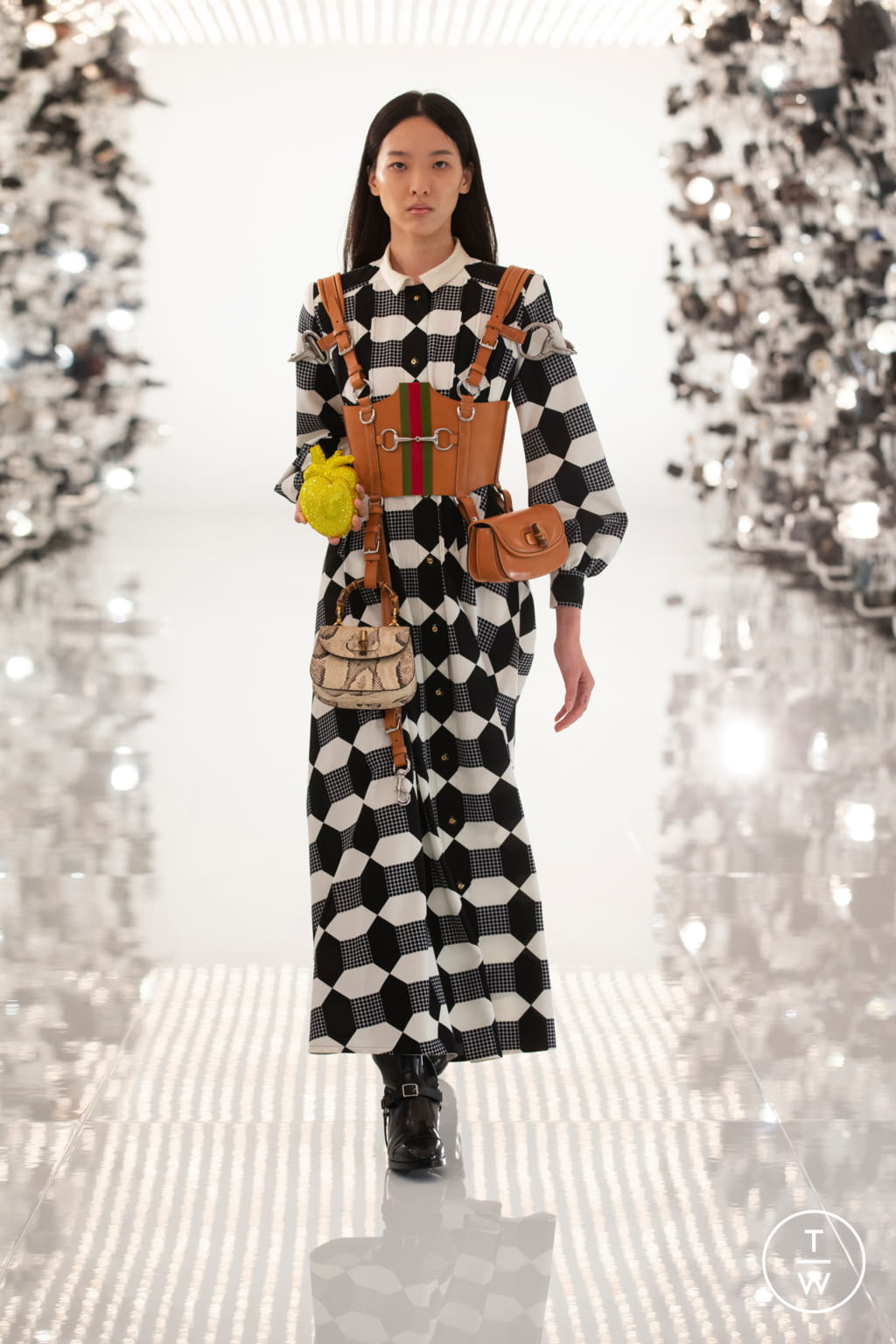 Fashion Week Milan Fall/Winter 2021 look 17 from the Gucci collection womenswear