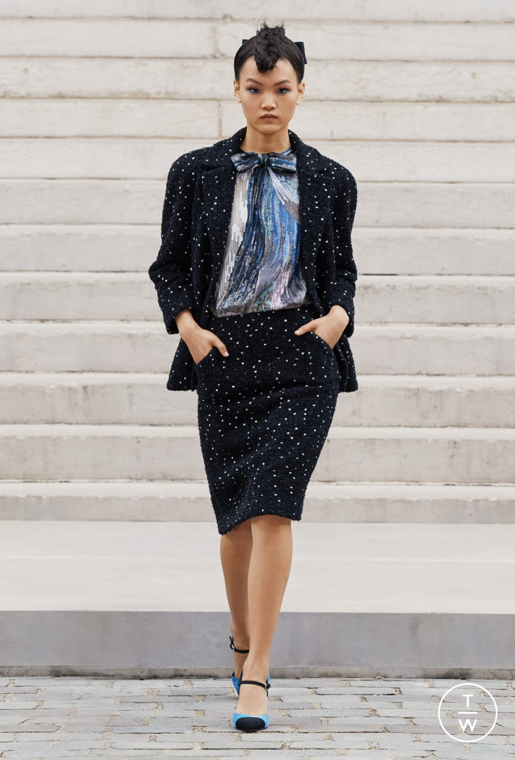 Fashion Week Paris Fall/Winter 2021 look 17 from the Chanel collection 高级定制