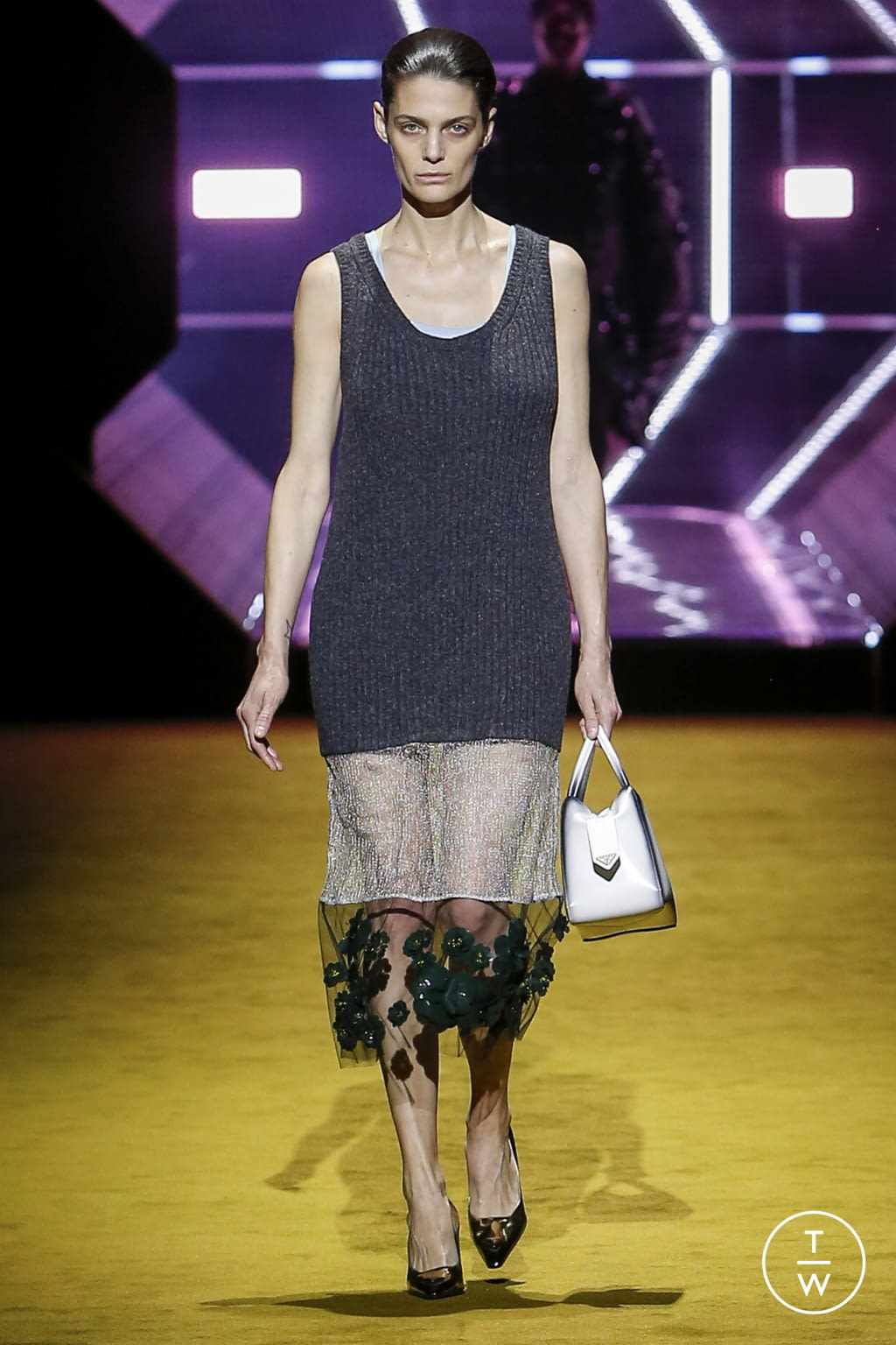 Fashion Week Milan Fall/Winter 2022 look 17 from the Prada collection 女装