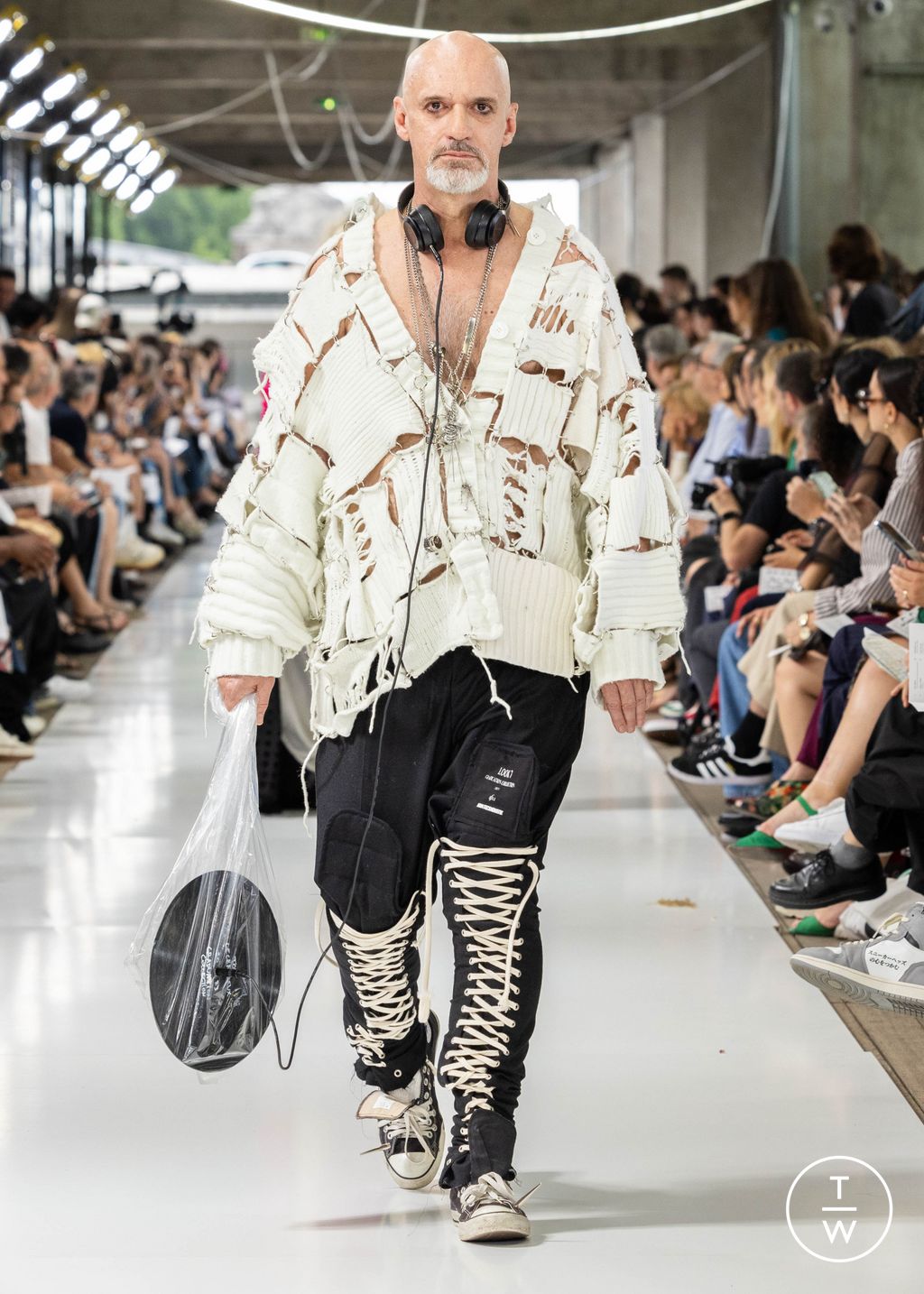 Fashion Week Paris Spring/Summer 2024 look 167 from the IFM PARIS collection 男装
