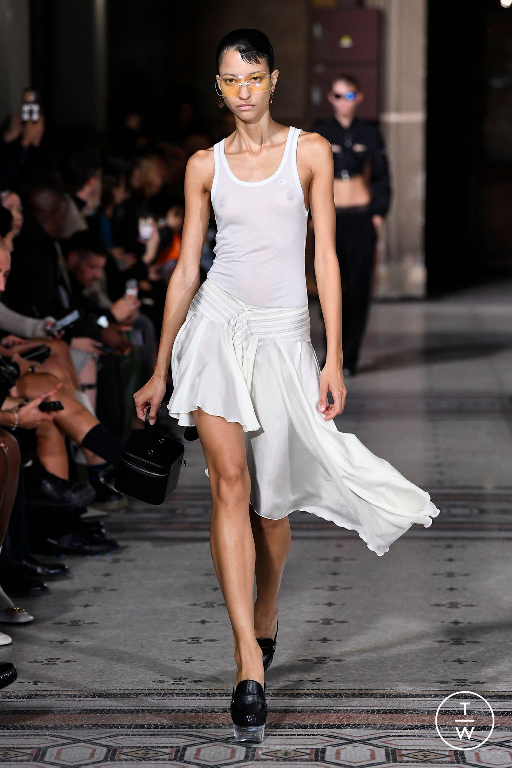 Fashion Week Paris Spring/Summer 2023 look 6 de la collection Coperni womenswear