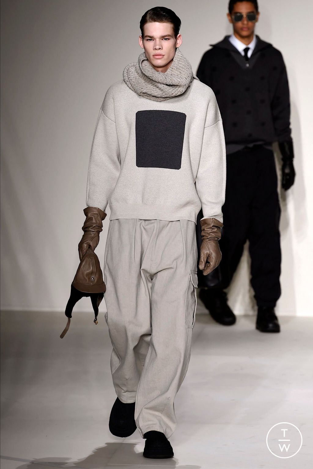 Fashion Week Milan Fall/Winter 2023 look 33 de la collection Emporio Armani menswear