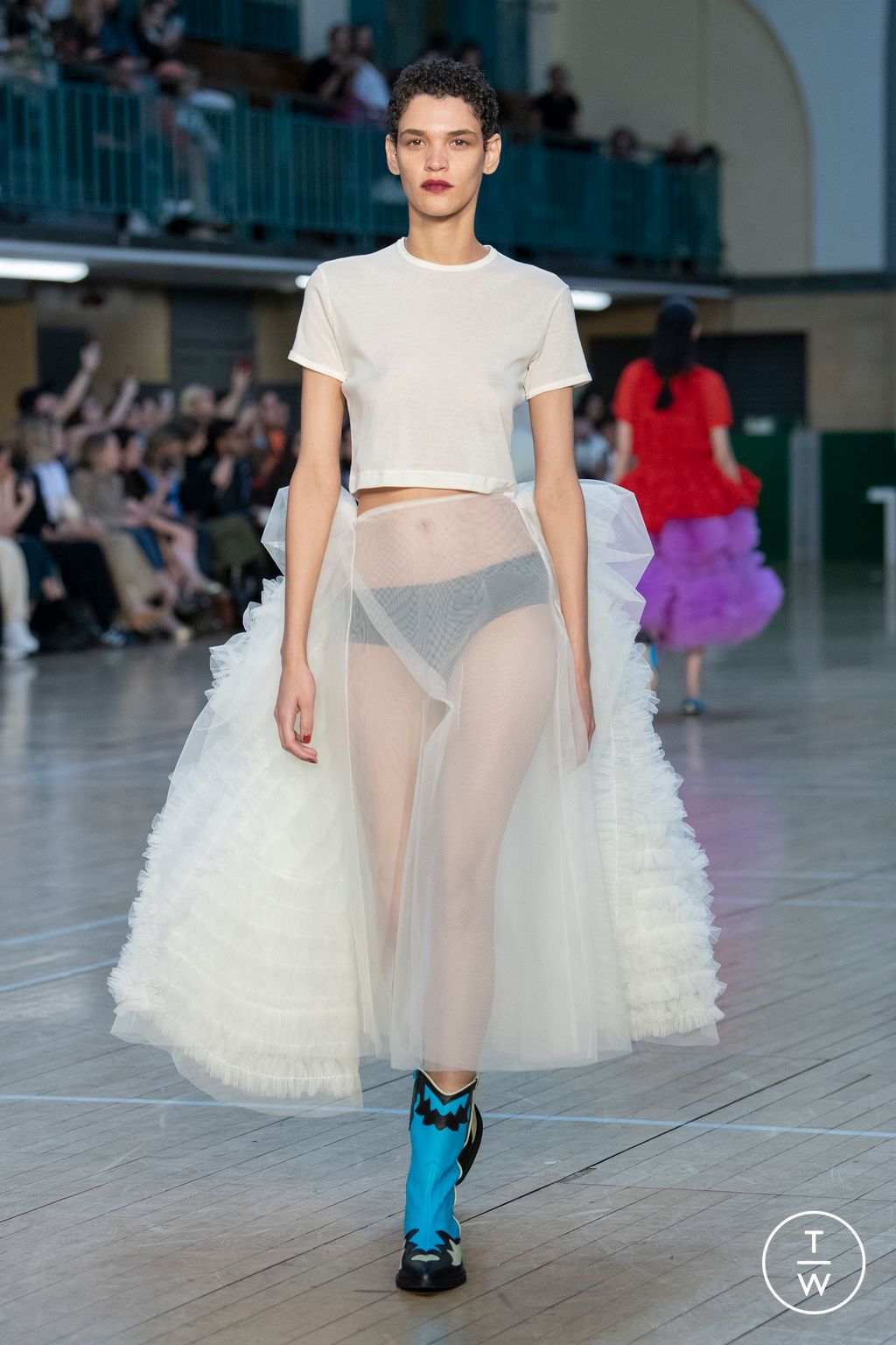 Fashion Week London Spring/Summer 2023 look 40 from the Molly Goddard collection womenswear