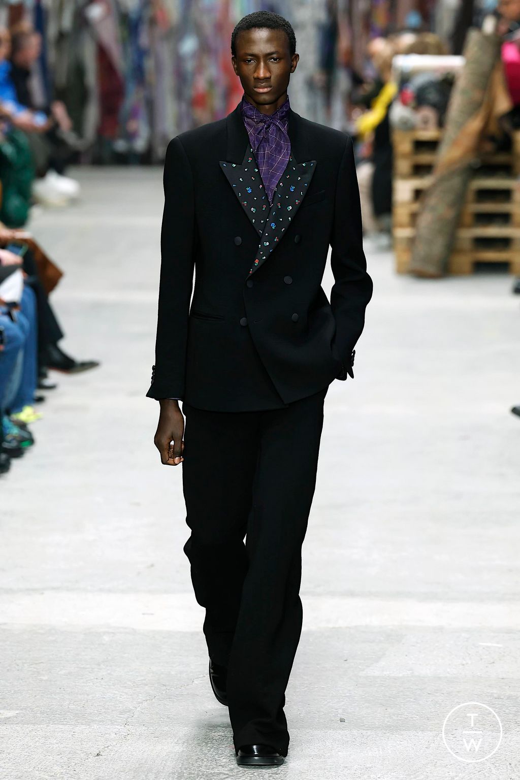 Fashion Week Milan Fall/Winter 2023 look 44 from the Etro collection 男装