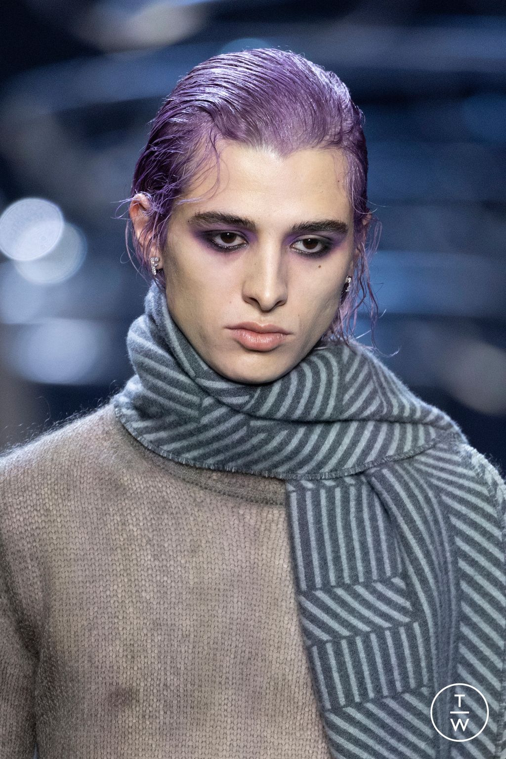 Fashion Week Milan Fall/Winter 2023 look 30 from the Fendi collection 男装配饰