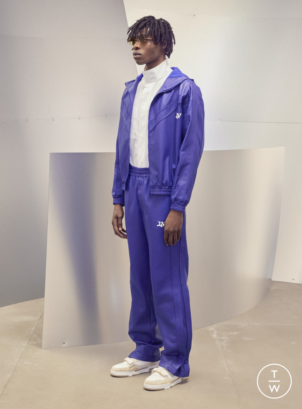 Fashion Week Paris Pre-Fall 2022 look 35 from the Louis Vuitton collection 男装