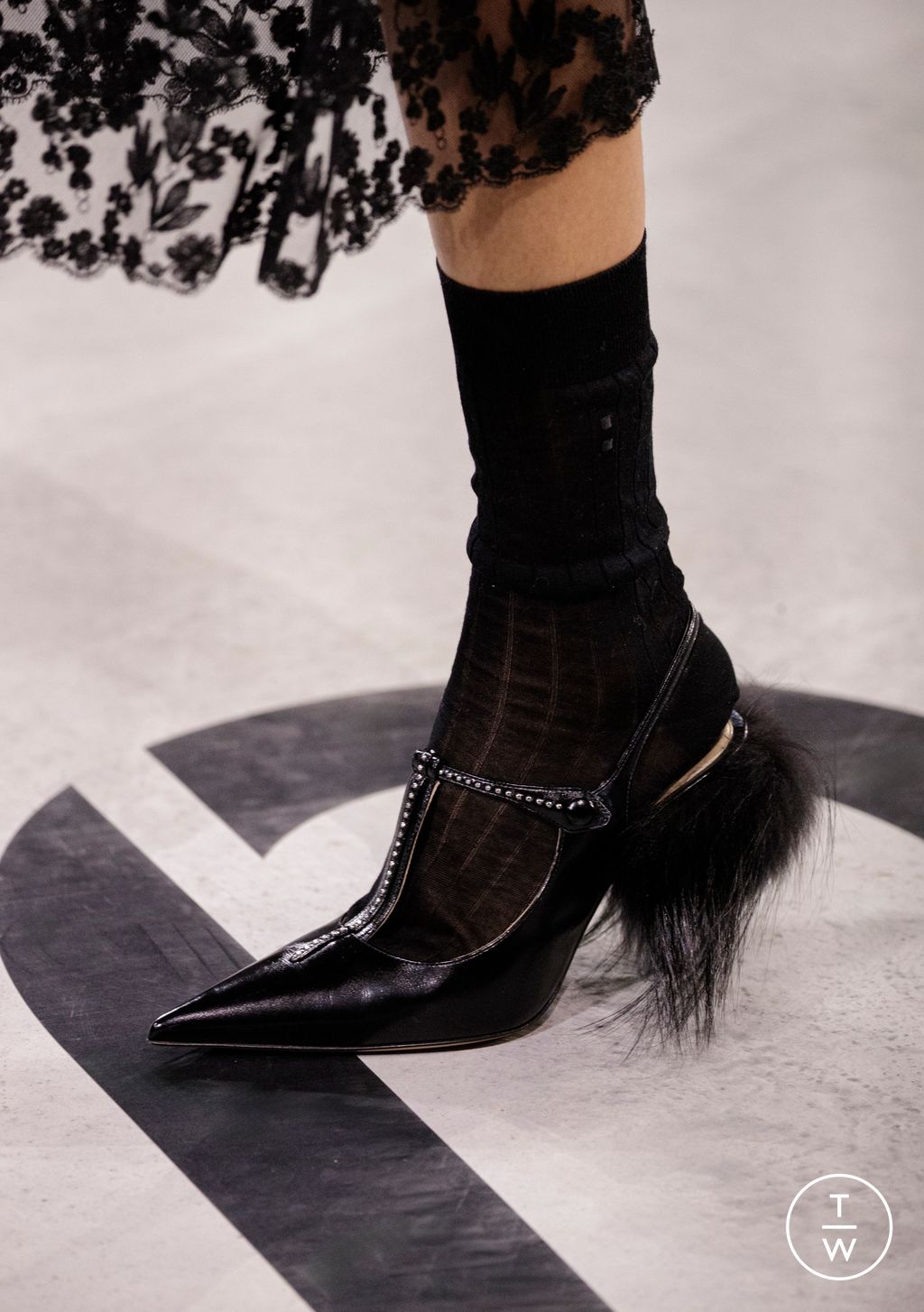 Fashion Week Milan Fall/Winter 2026 look 23 from the Fendi collection womenswear accessories