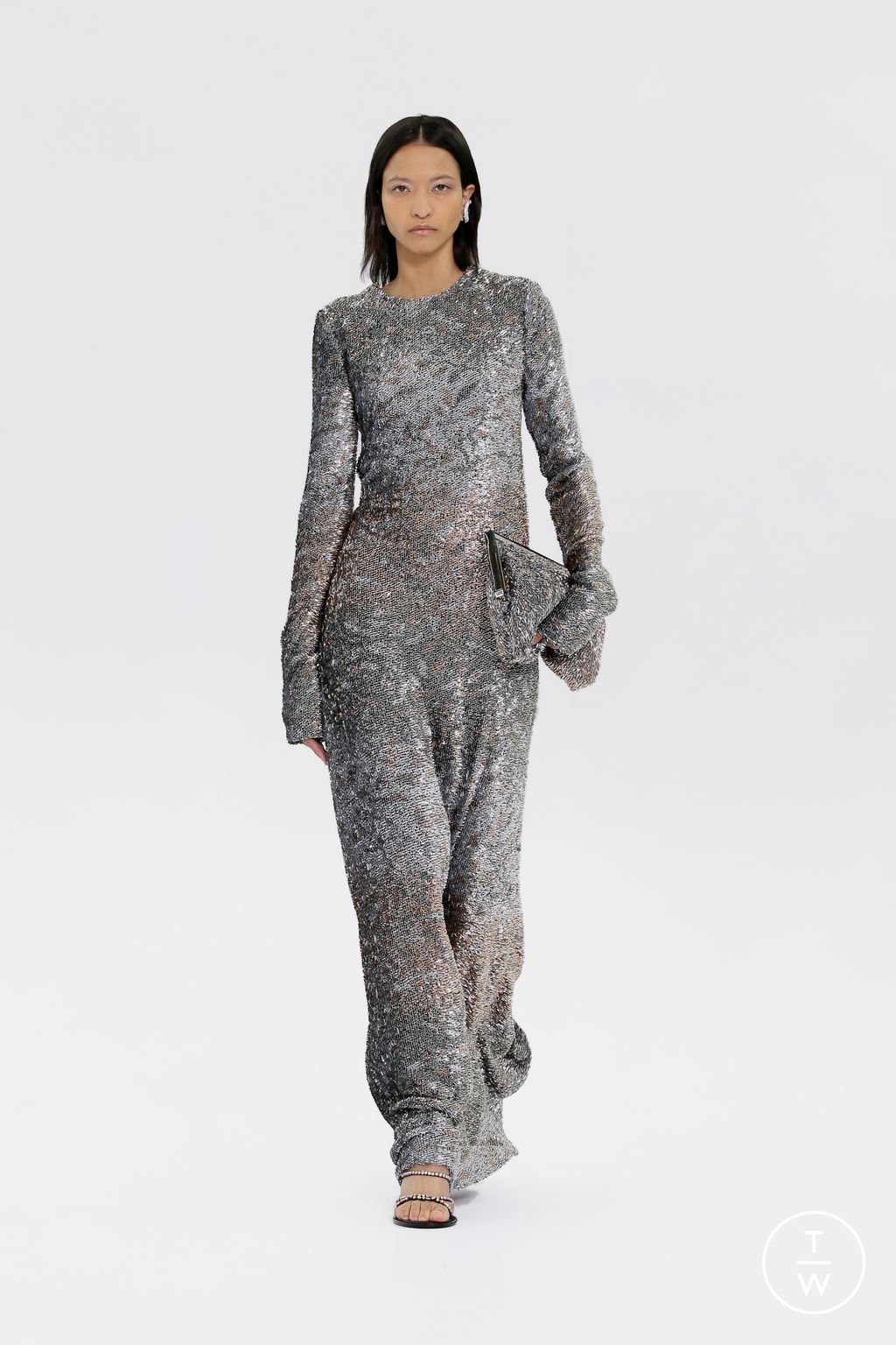 Fashion Week Paris Fall/Winter 2022 look 17 de la collection Fendi couture