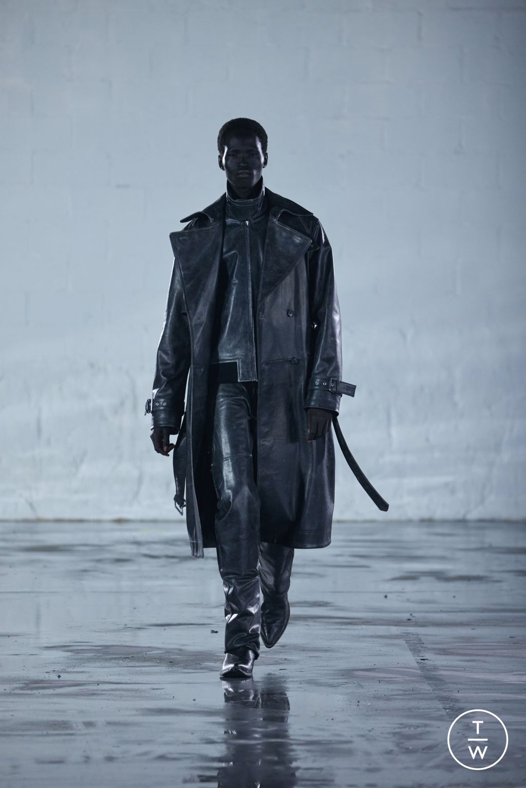Fashion Week New York Fall/Winter 2023 look 17 from the Helmut Lang collection womenswear