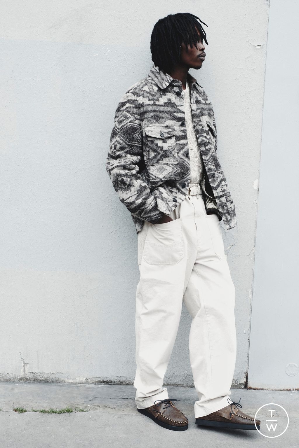 Fashion Week Paris Fall/Winter 2025 look 17 from the Isabel Marant collection menswear