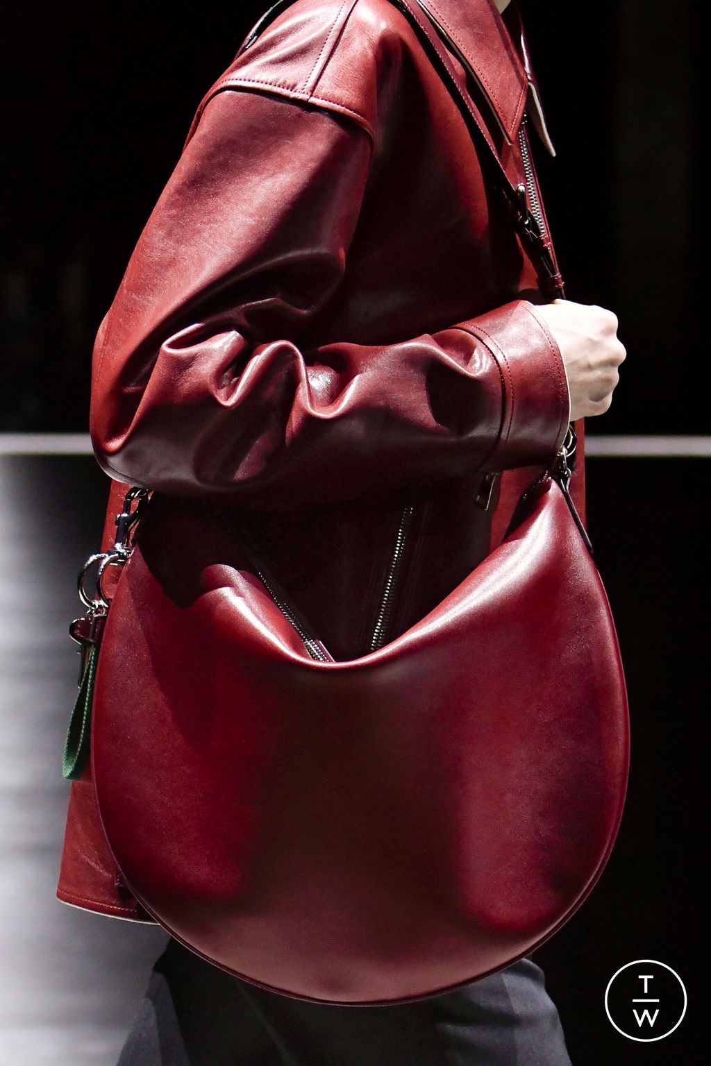 Fashion Week Milan Fall/Winter 2024 look 9 de la collection Gucci menswear accessories