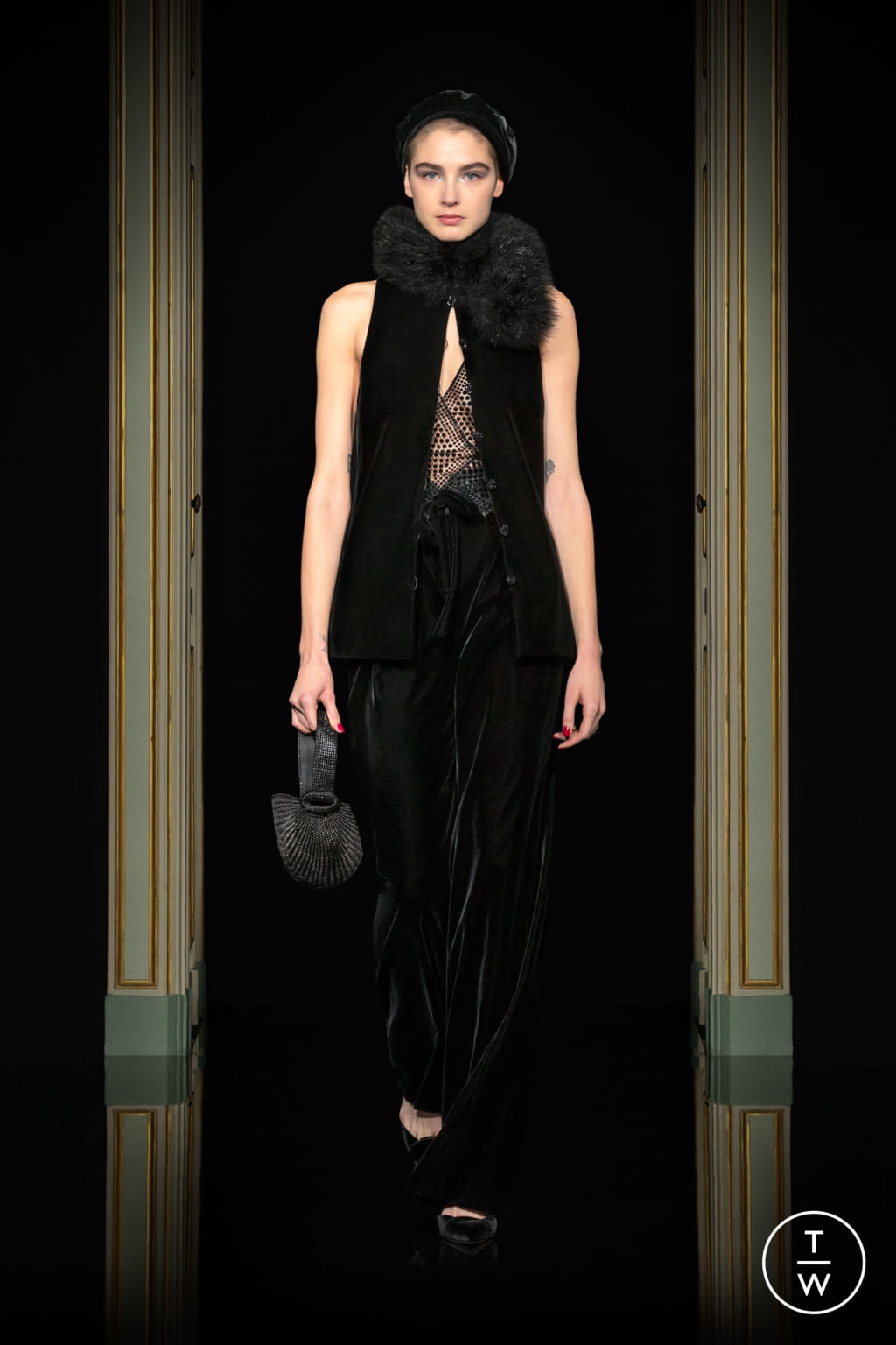 Fashion Week Paris Spring/Summer 2021 look 19 from the Giorgio Armani Privé collection 高级定制