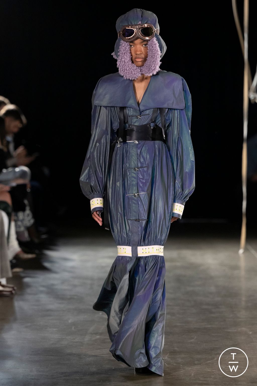 Fashion Week London Fall/Winter 2023 look 18 de la collection MITHRIDATE womenswear