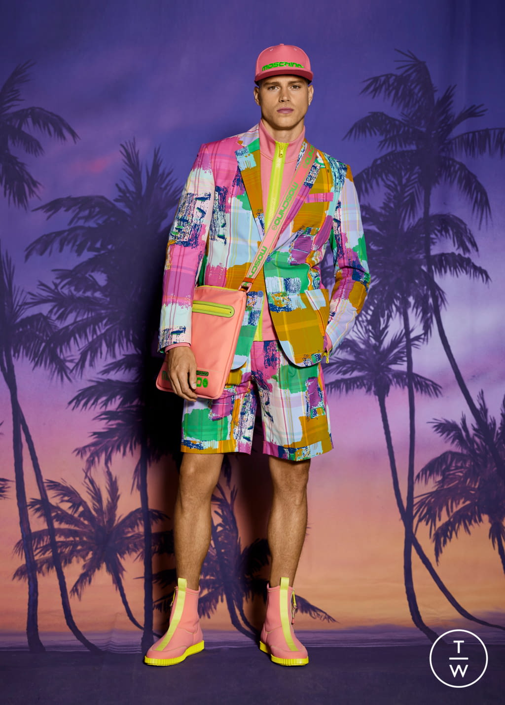Fashion Week Milan Resort 2022 look 18 from the Moschino collection menswear