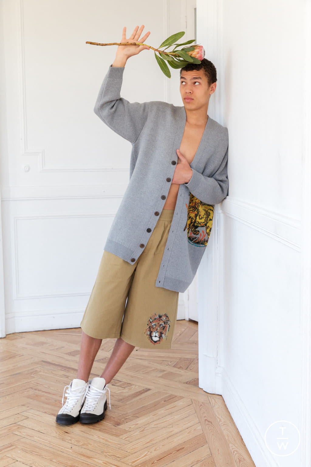 Fashion Week Paris Spring/Summer 2019 look 18 from the Loewe collection menswear