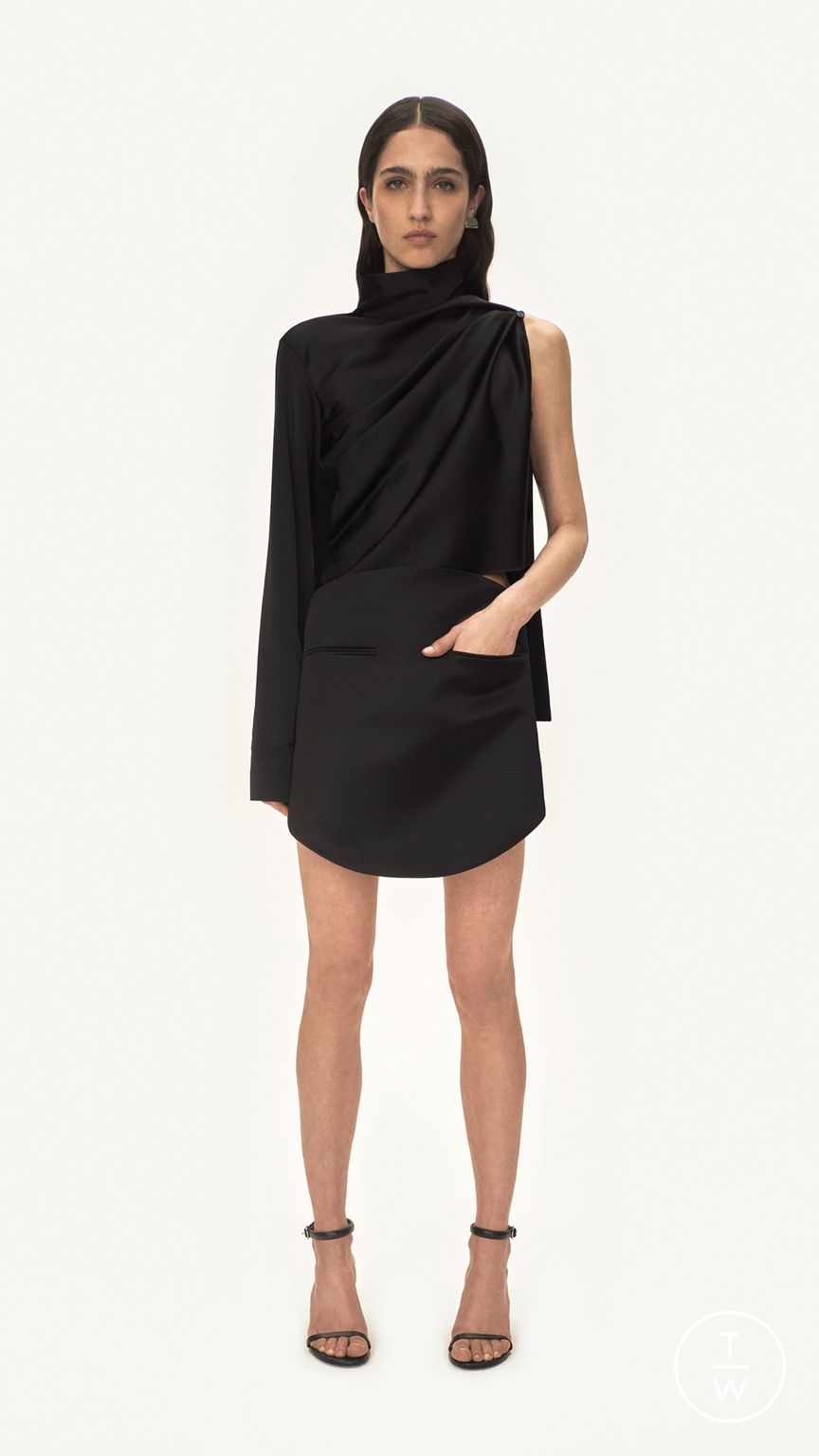 Fashion Week Paris Pre-Fall 2025 look 18 de la collection Courrèges womenswear