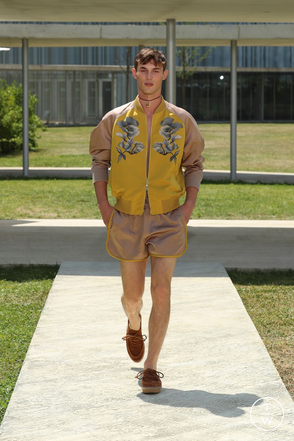 Fashion Week Milan Spring/Summer 2023 look 18 from the Etro collection 男装