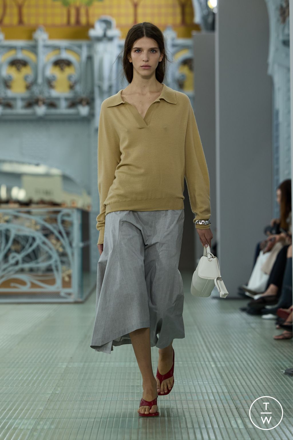 Fashion Week Paris Spring/Summer 2026 look 18 de la collection Time womenswear