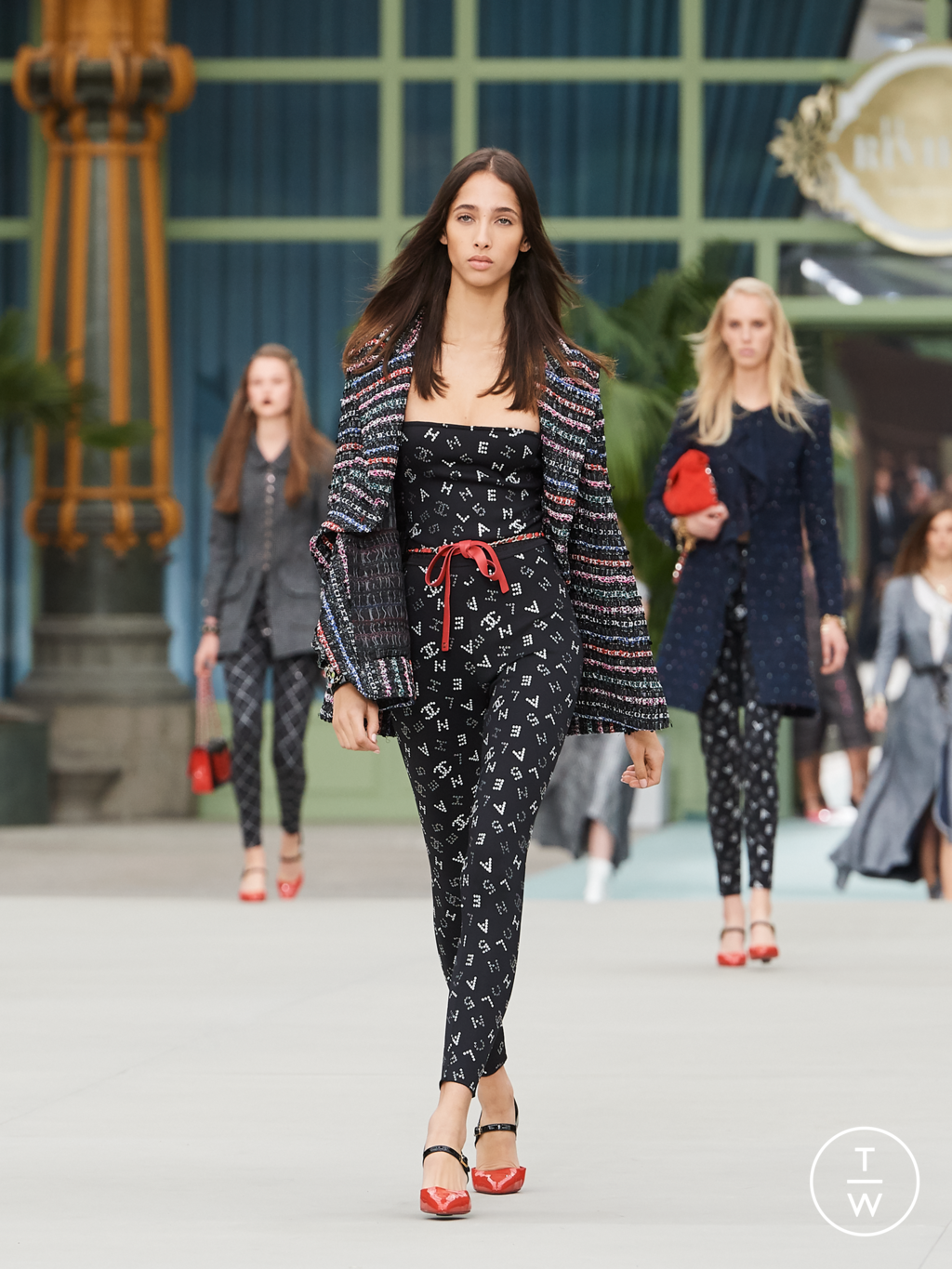 Fashion Week Paris Resort 2020 look 18 from the Chanel collection womenswear