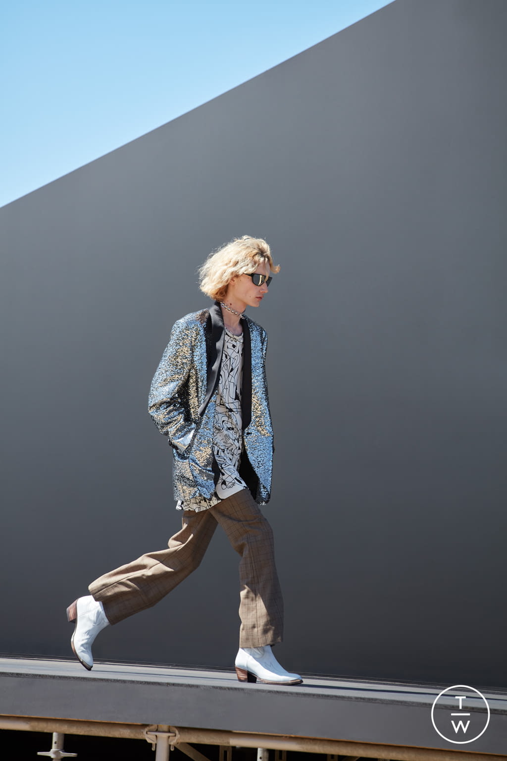 Fashion Week Paris Spring/Summer 2022 look 18 from the Celine collection menswear