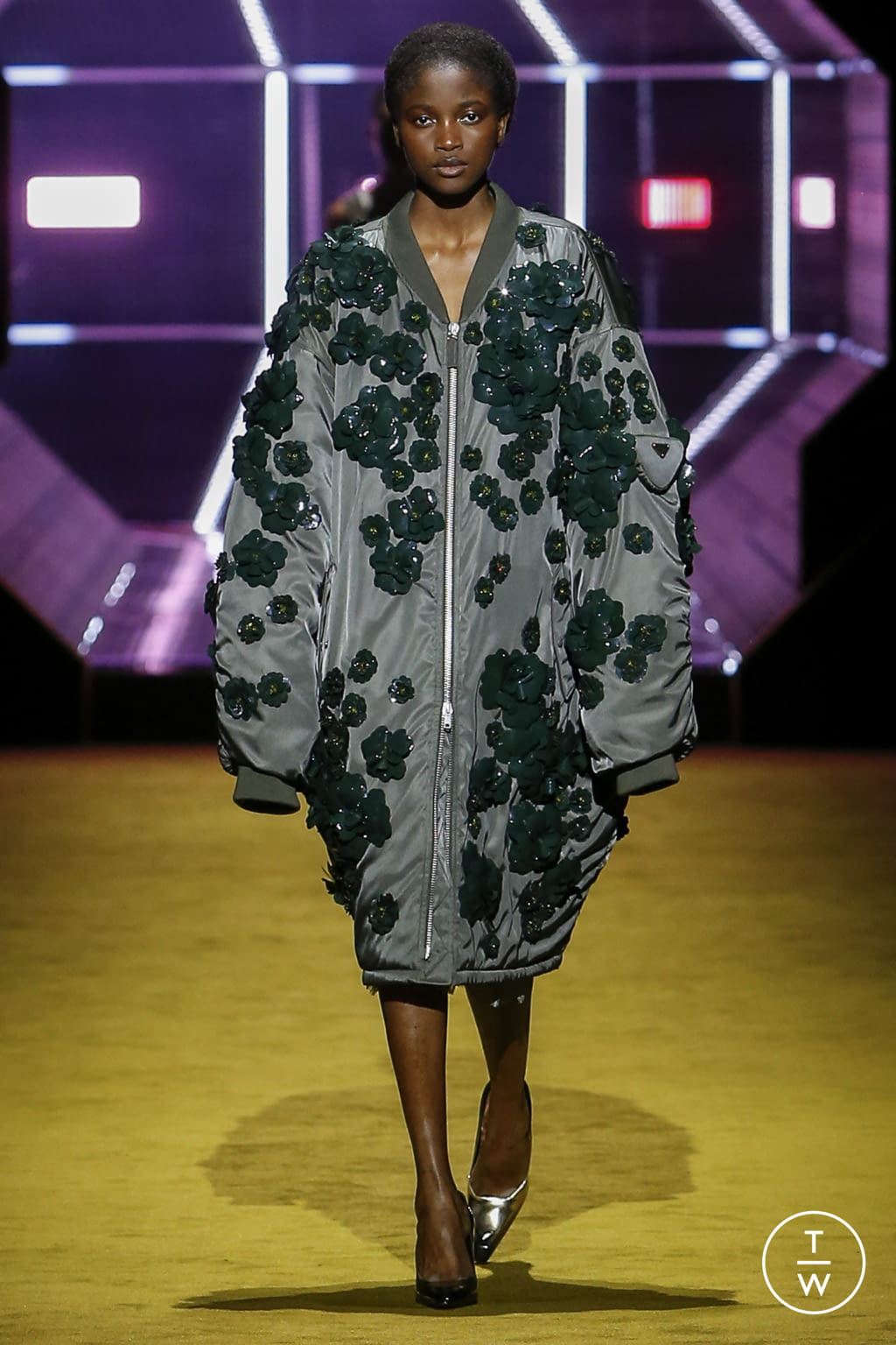 Fashion Week Milan Fall/Winter 2022 look 18 from the Prada collection 女装