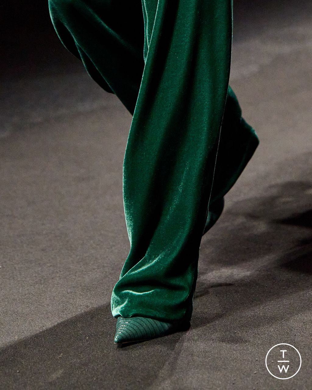 Fashion Week Milan Fall/Winter 2025 look 90 from the Roberto Cavalli collection womenswear accessories