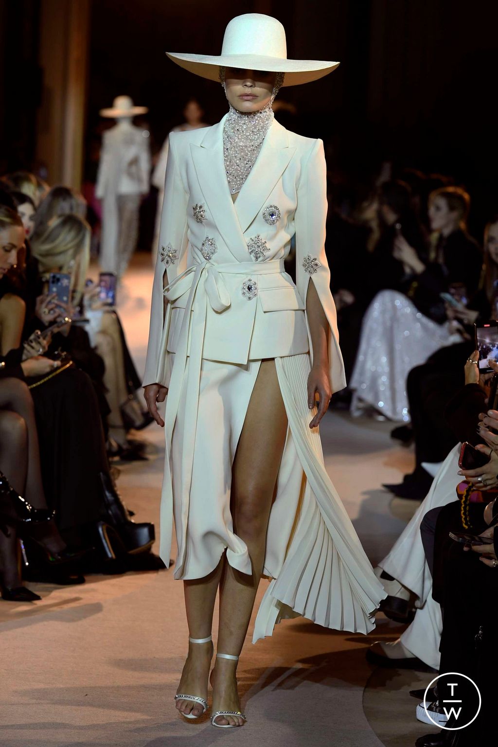 Fashion Week Paris Spring/Summer 2023 look 3 from the Zuhair Murad collection couture