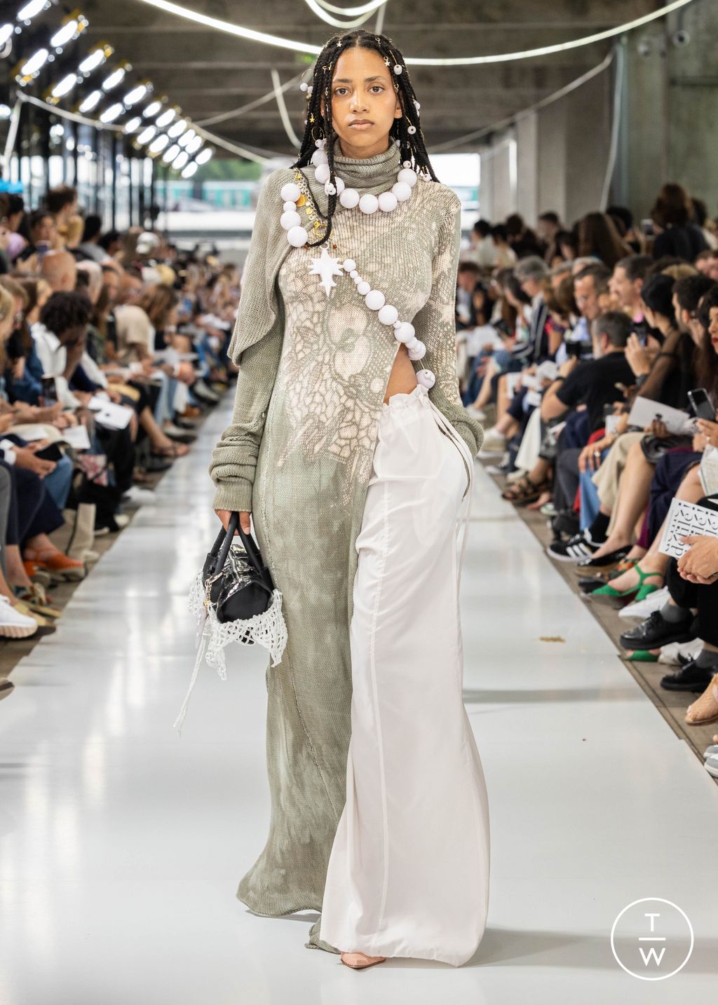 Fashion Week Paris Spring/Summer 2024 look 183 from the IFM PARIS collection 男装