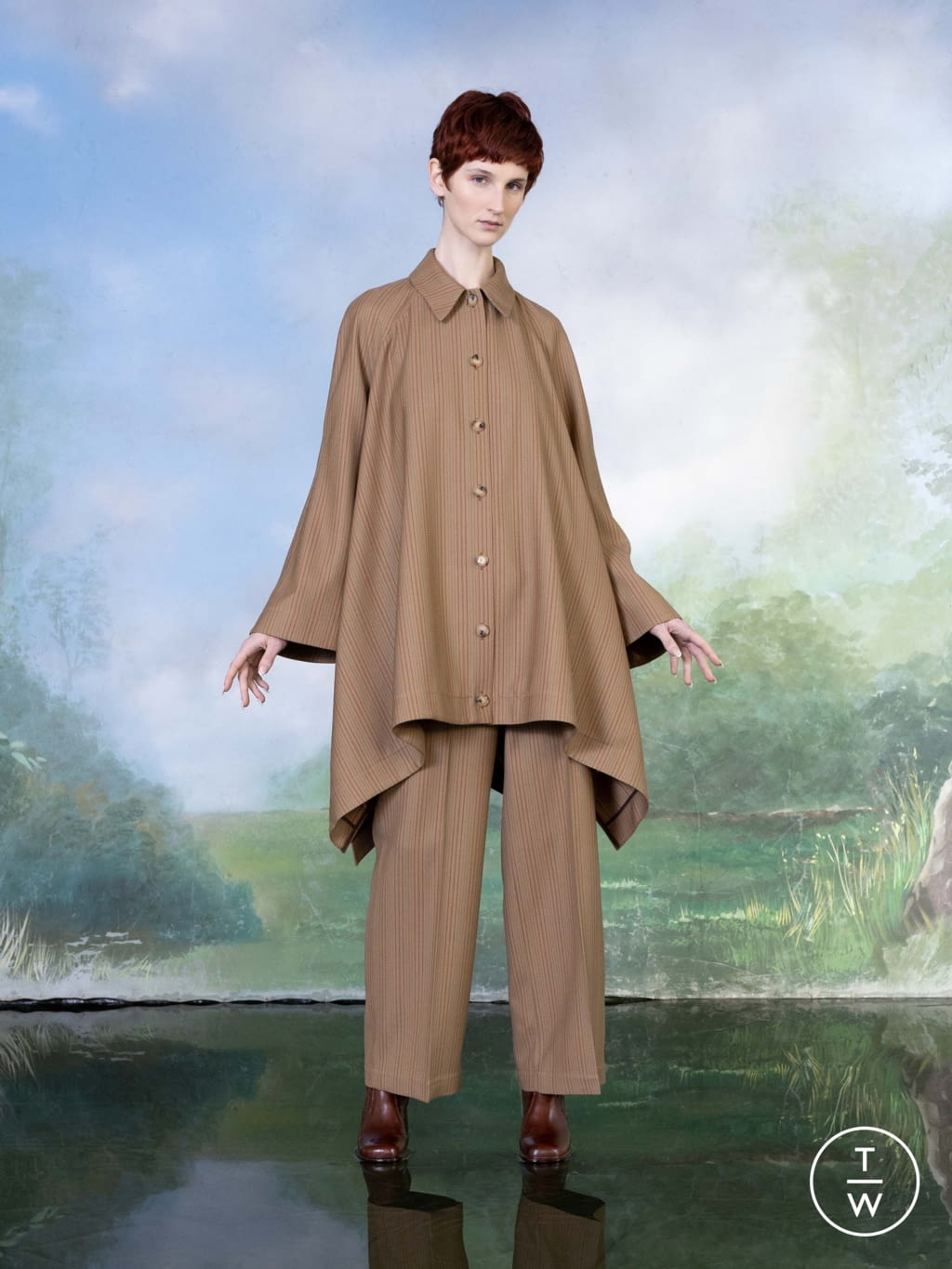 Fashion Week Paris Fall/Winter 2022 look 18 from the Benjamin Benmoyal collection womenswear