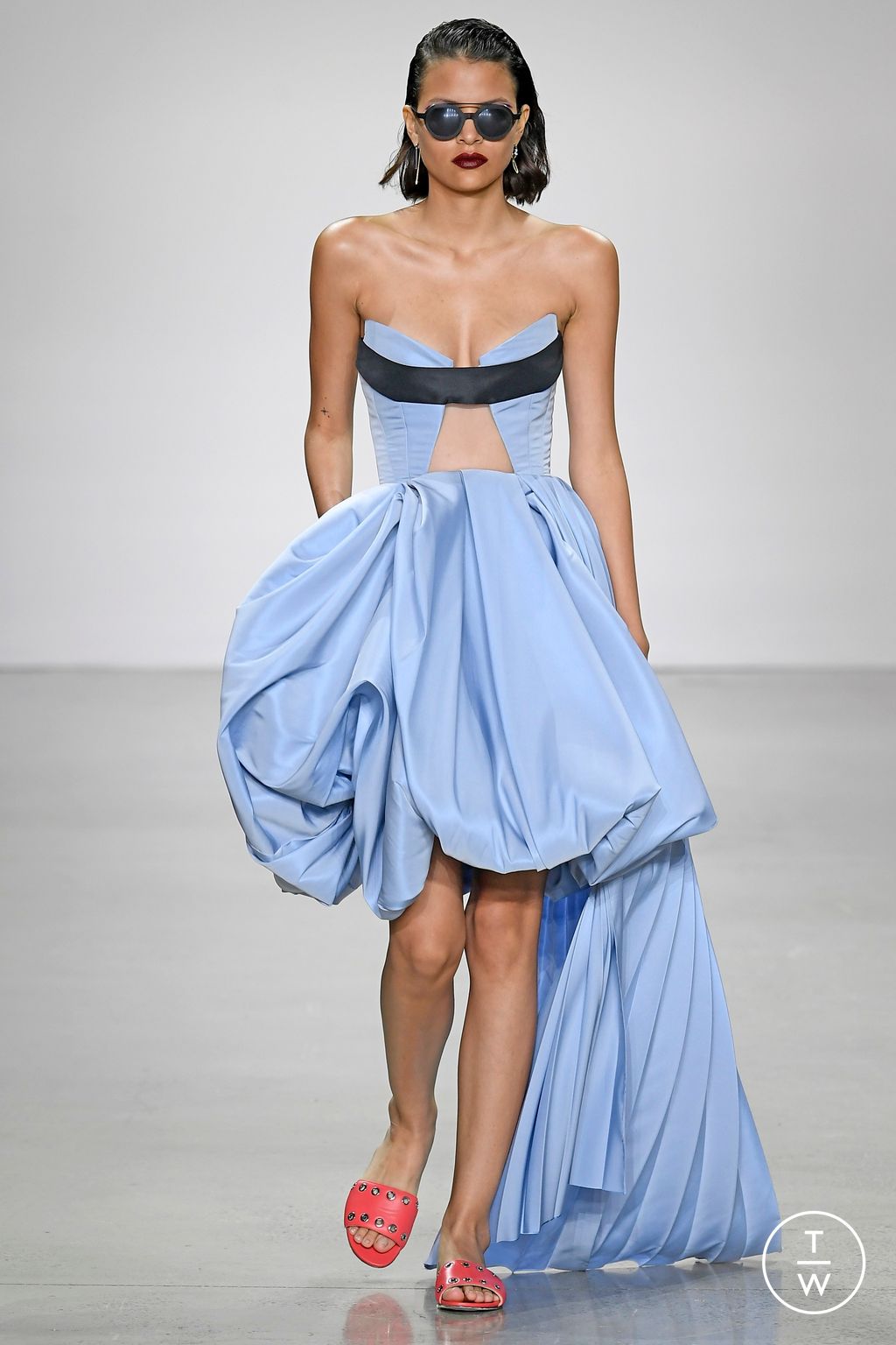 Fashion Week New York Spring/Summer 2023 look 22 from the Bibhu Mohapatra collection 女装