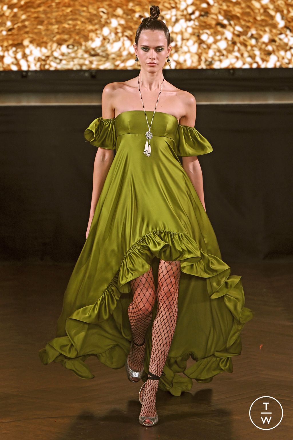Fashion Week New York Spring/Summer 2023 look 33 from the Naeem Khan collection womenswear