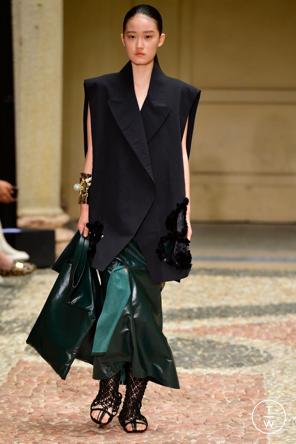 Fashion Week Milan Spring/Summer 2023 look 18 from the Calcaterra collection 女装