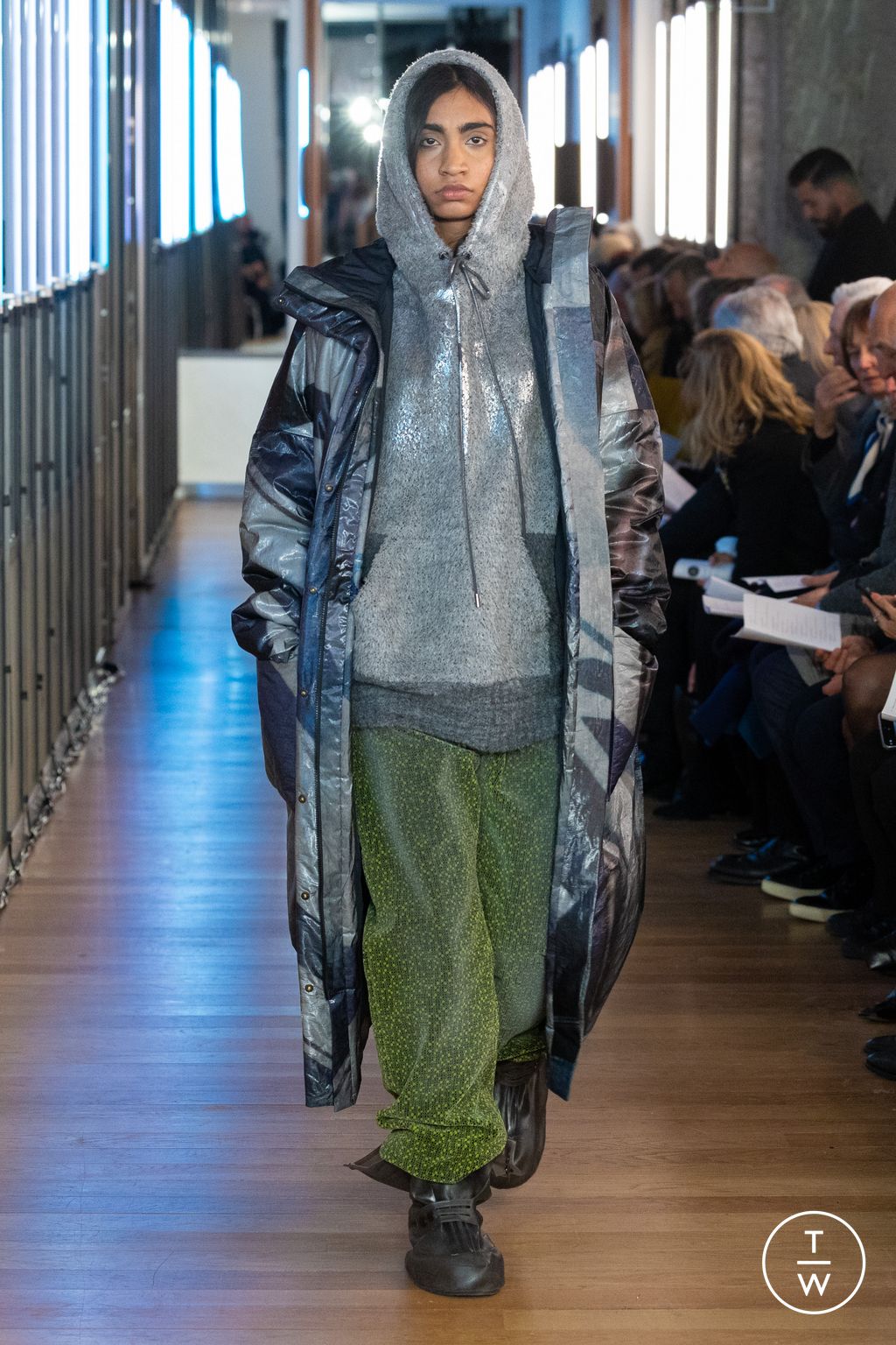 Fashion Week Paris Fall/Winter 2024 look 104 from the IFM PARIS collection 女装