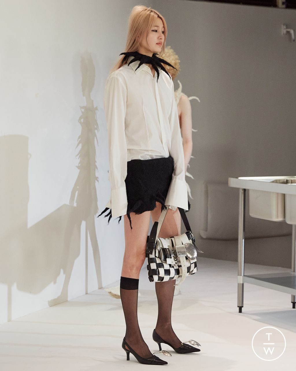 Fashion Week Paris Fall/Winter 2023 look 19 de la collection Hodakova womenswear