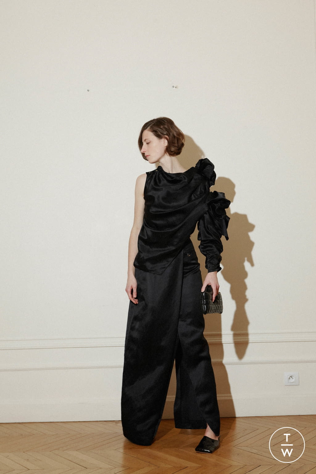 Fashion Week London Pre-Fall 2020 look 19 from the A.W.A.K.E MODE collection womenswear