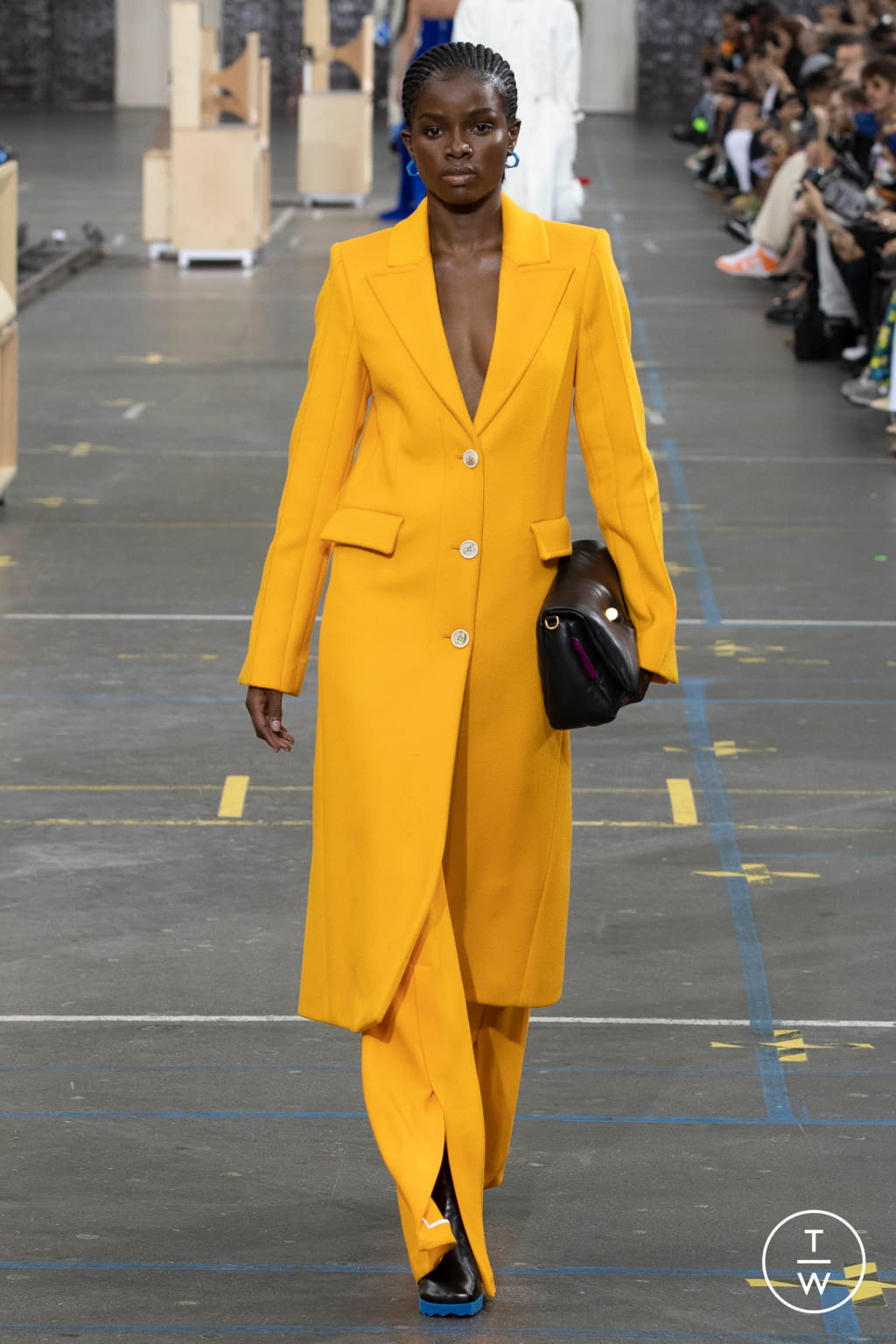 Fashion Week Paris Fall/Winter 2021 look 19 from the Off-White collection womenswear