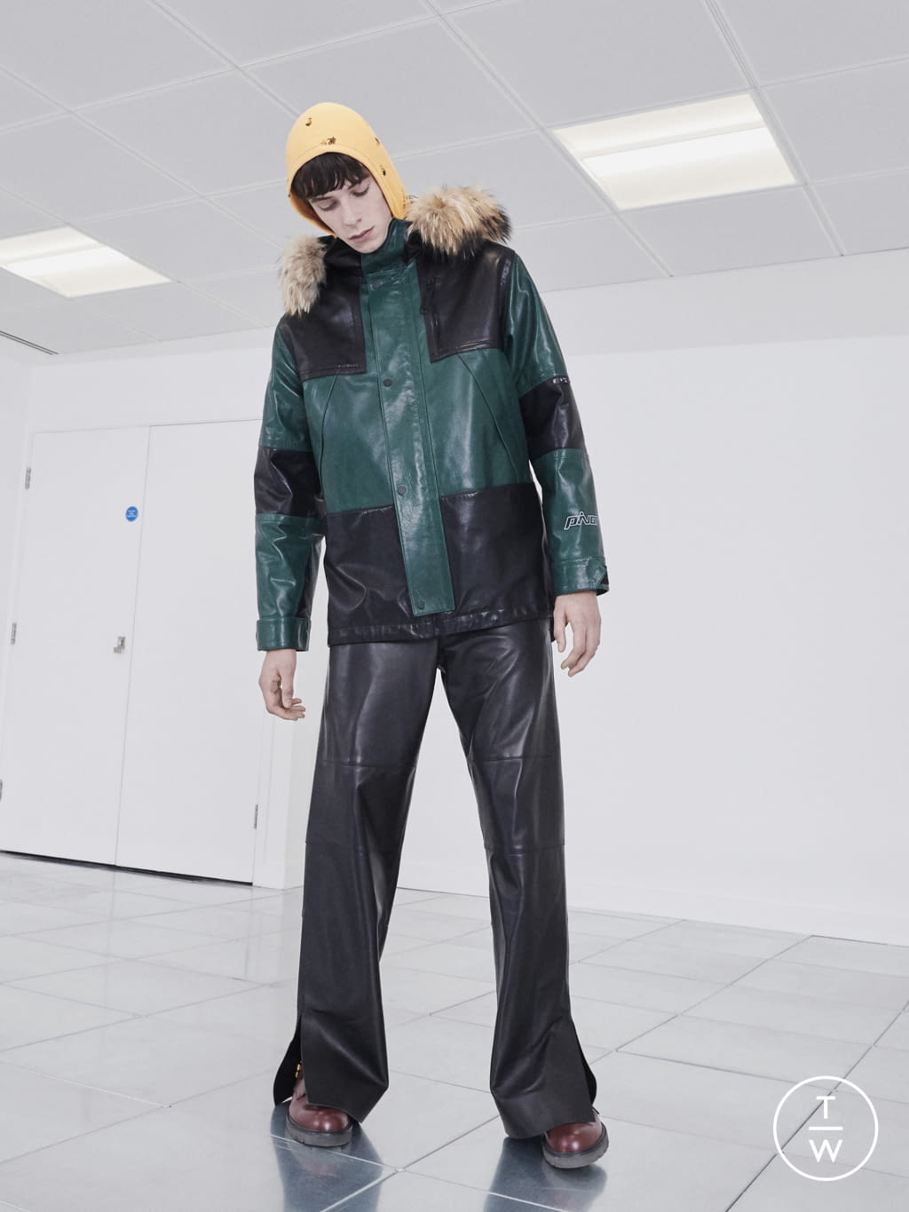 Fashion Week Paris Pre-Fall 2020 look 19 from the Off-White collection 男装