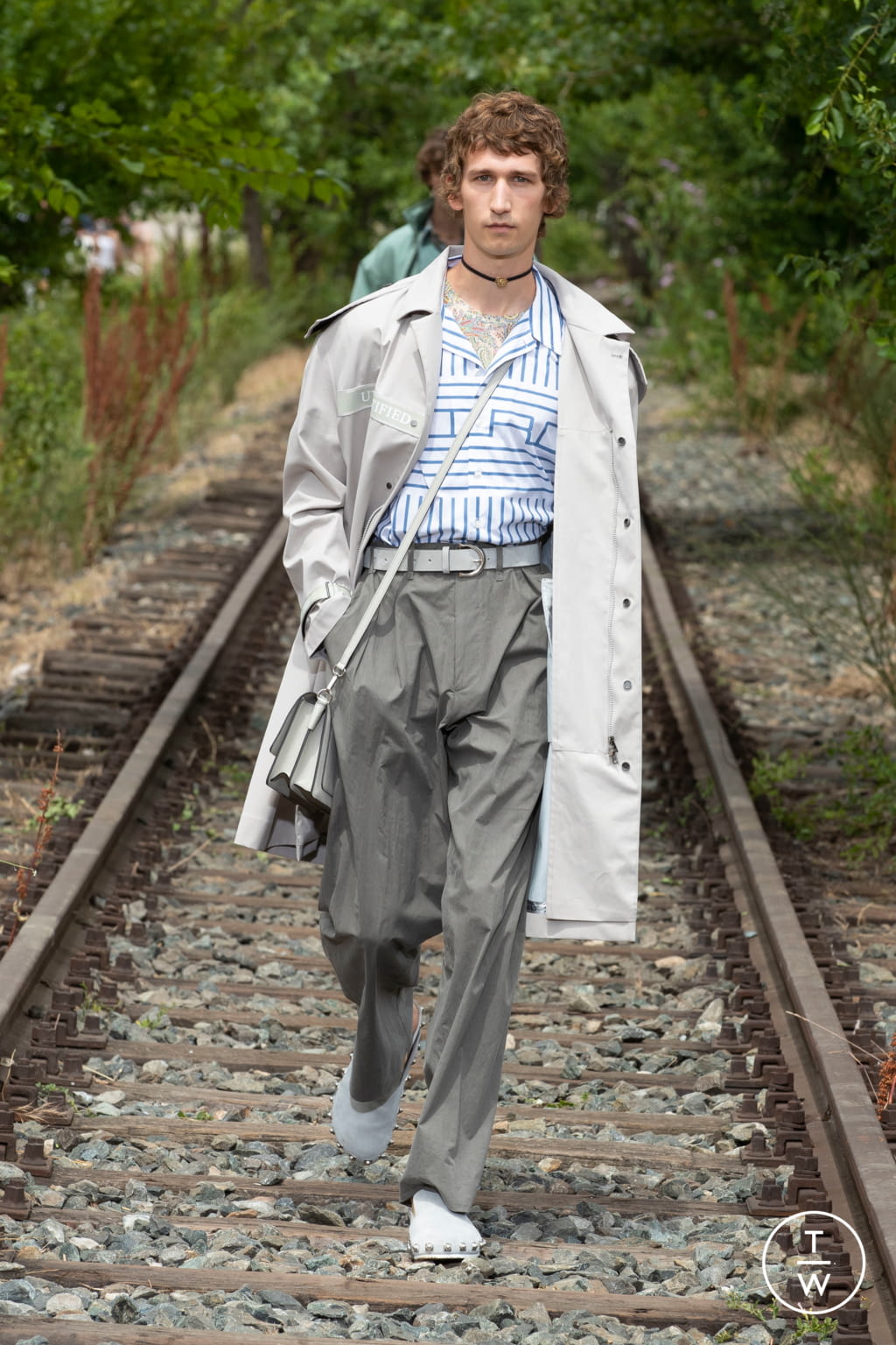 Fashion Week Milan Spring/Summer 2022 look 19 from the Etro collection menswear