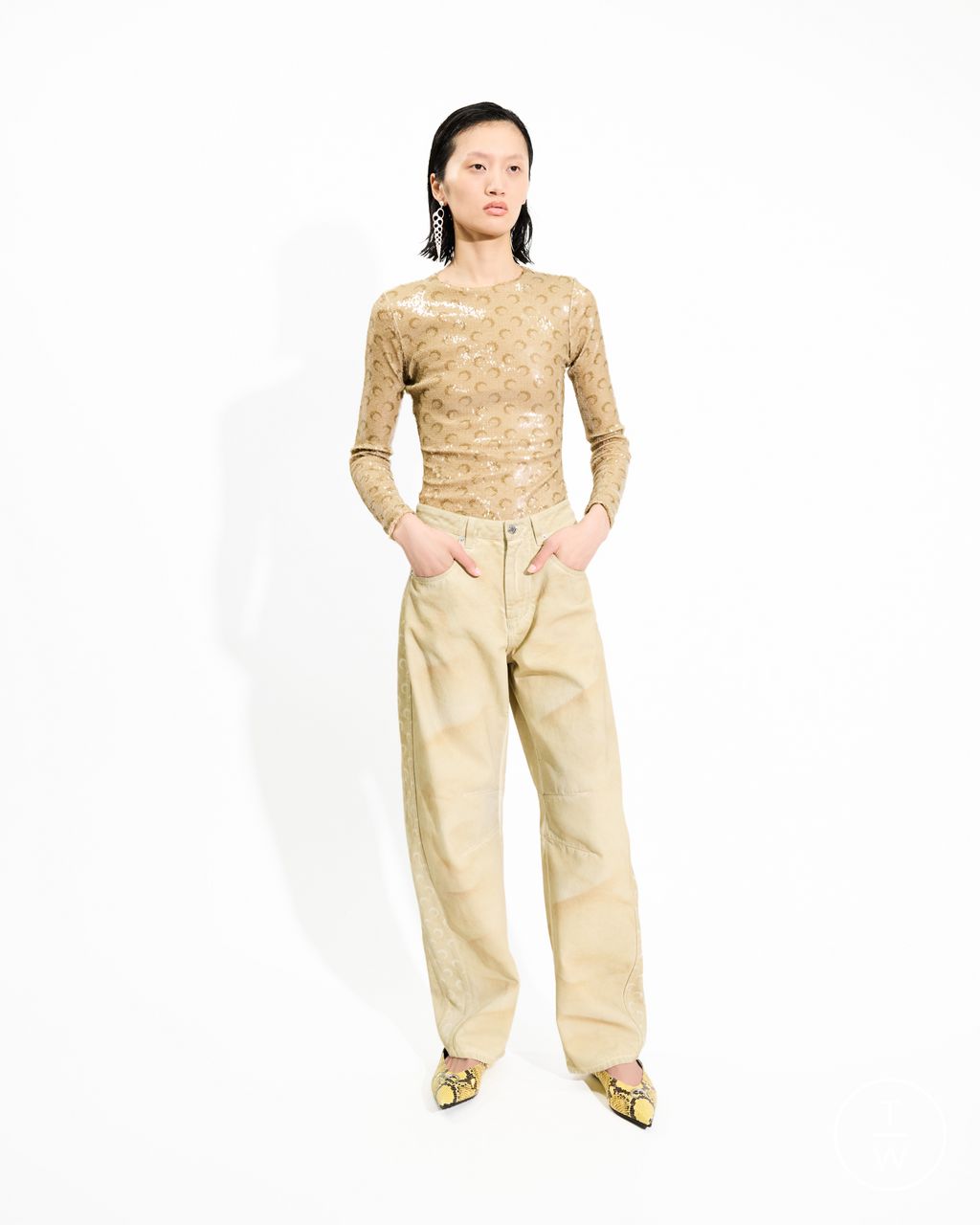 Fashion Week Paris Spring/Summer 2026 look 19 from the Marine Serre collection menswear