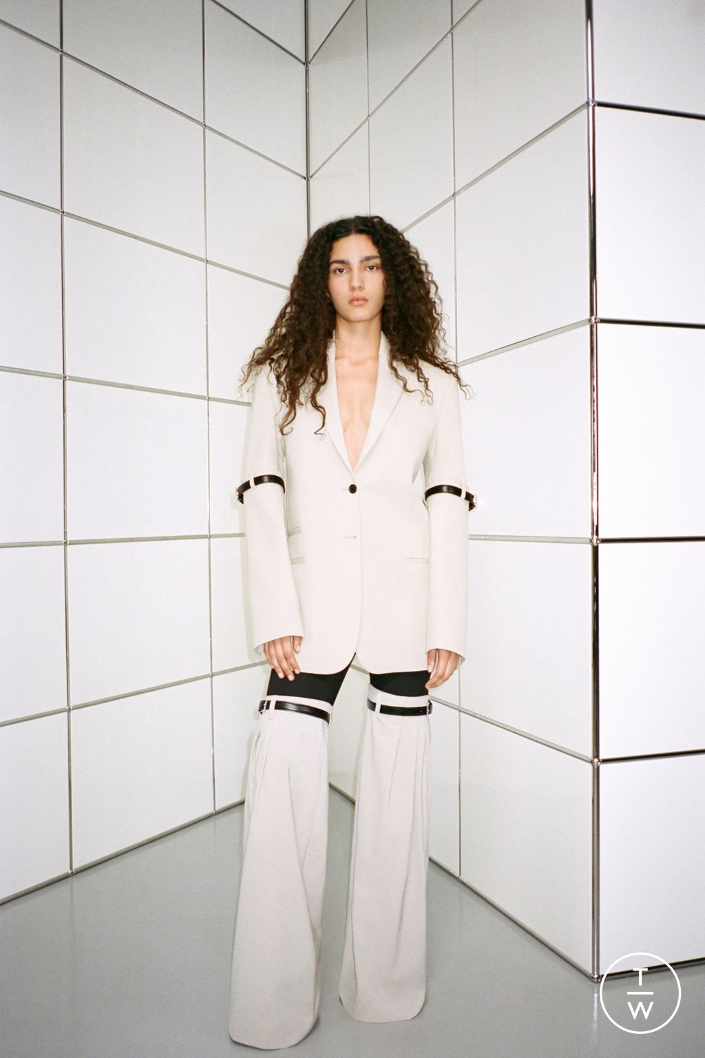 Fashion Week Paris Pre-Fall 2023 look 19 de la collection Coperni womenswear