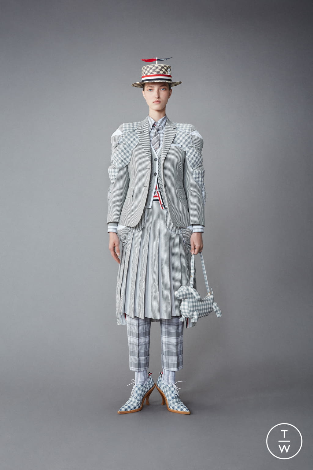 Fashion Week Paris Resort 2022 look 19 from the Thom Browne collection 女装