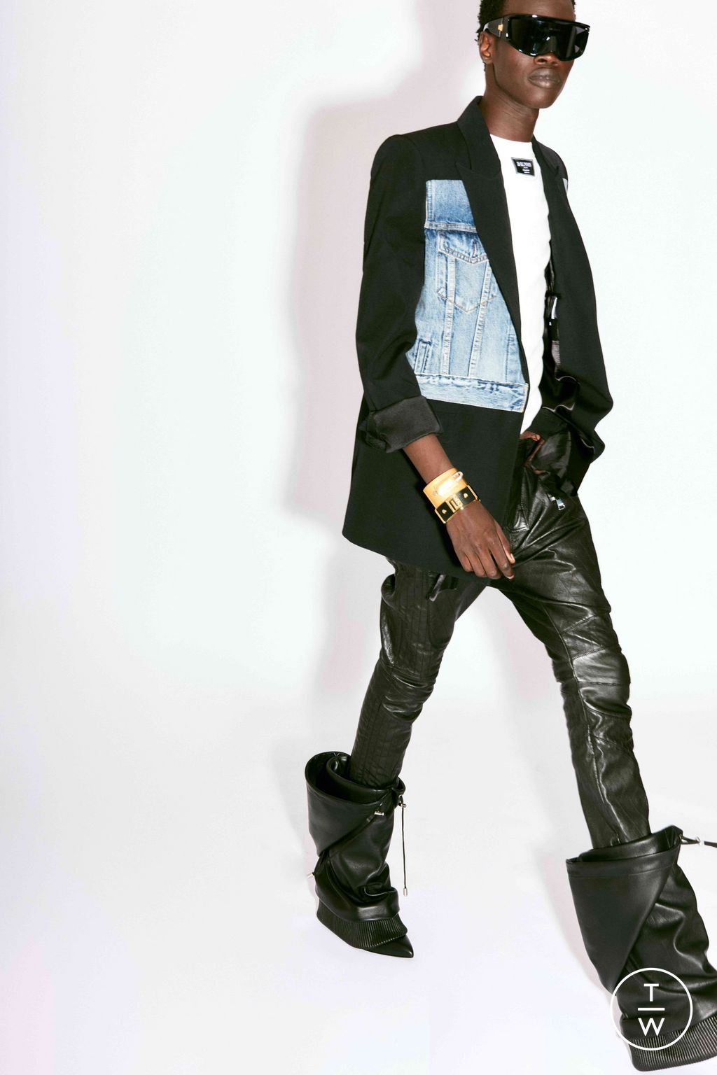 Fashion Week Paris Resort 2025 look 19 from the Balmain collection menswear